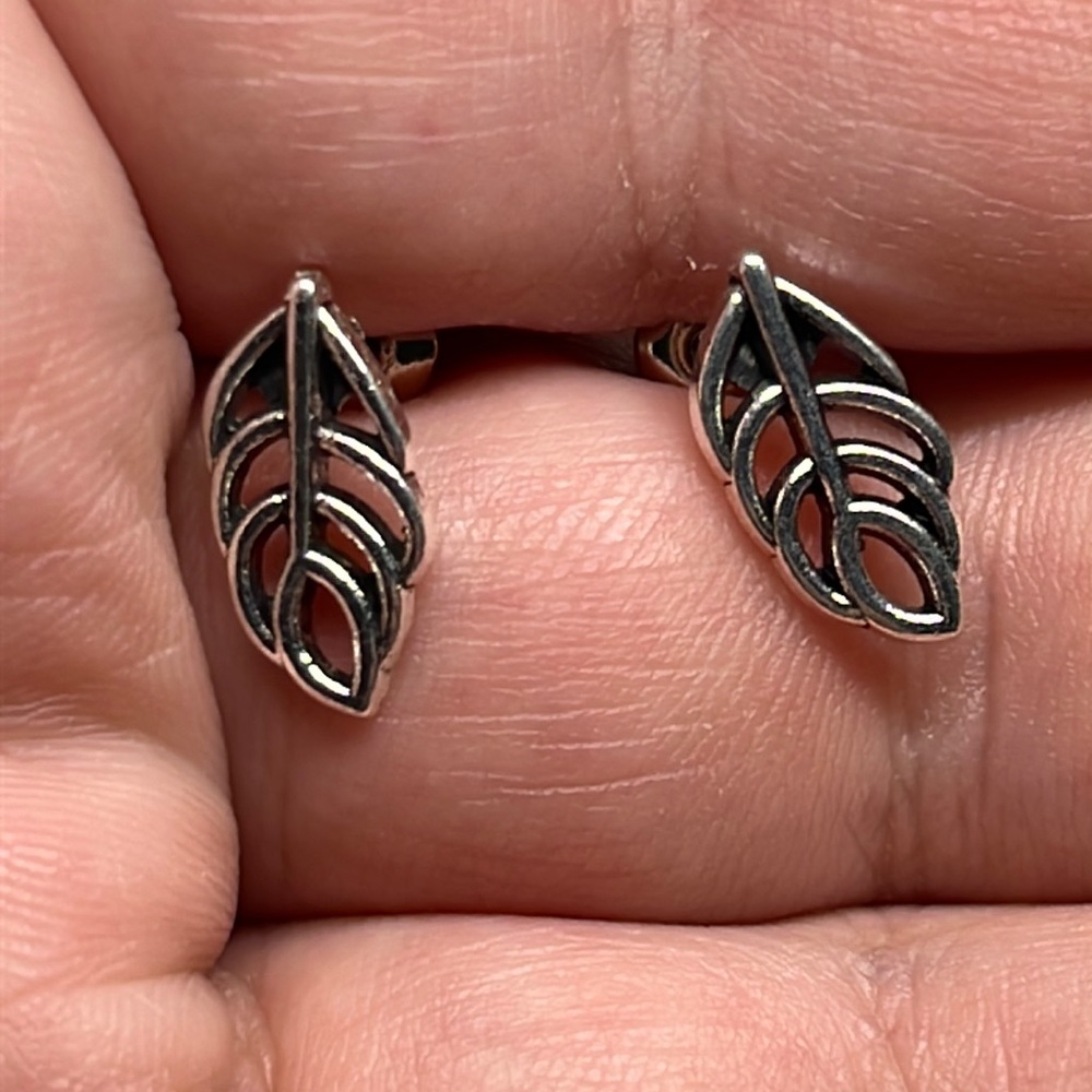 Earrings‎ leaf